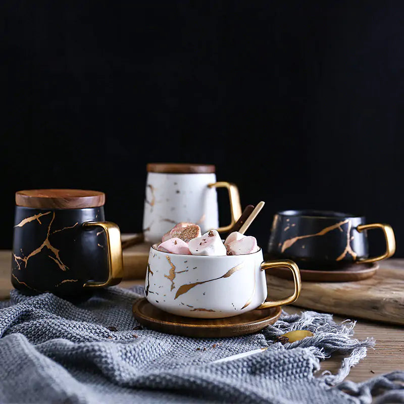 Coffee cups with marble gold inlay