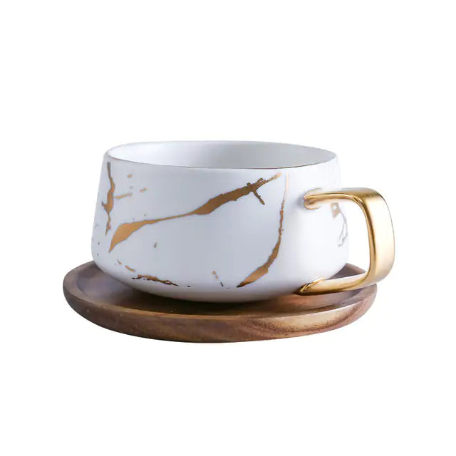 Coffee cups with marble gold inlay