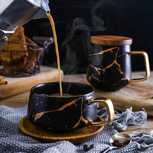 Coffee cups with marble gold inlay