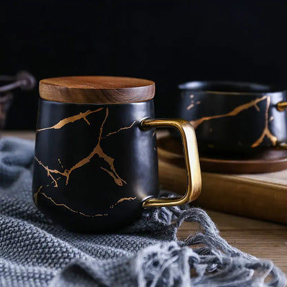 Coffee cups with marble gold inlay