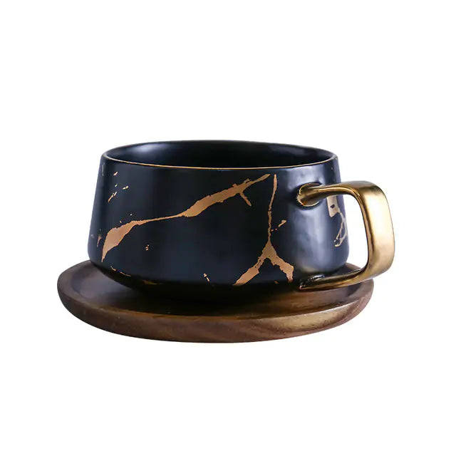 Coffee cups with marble gold inlay